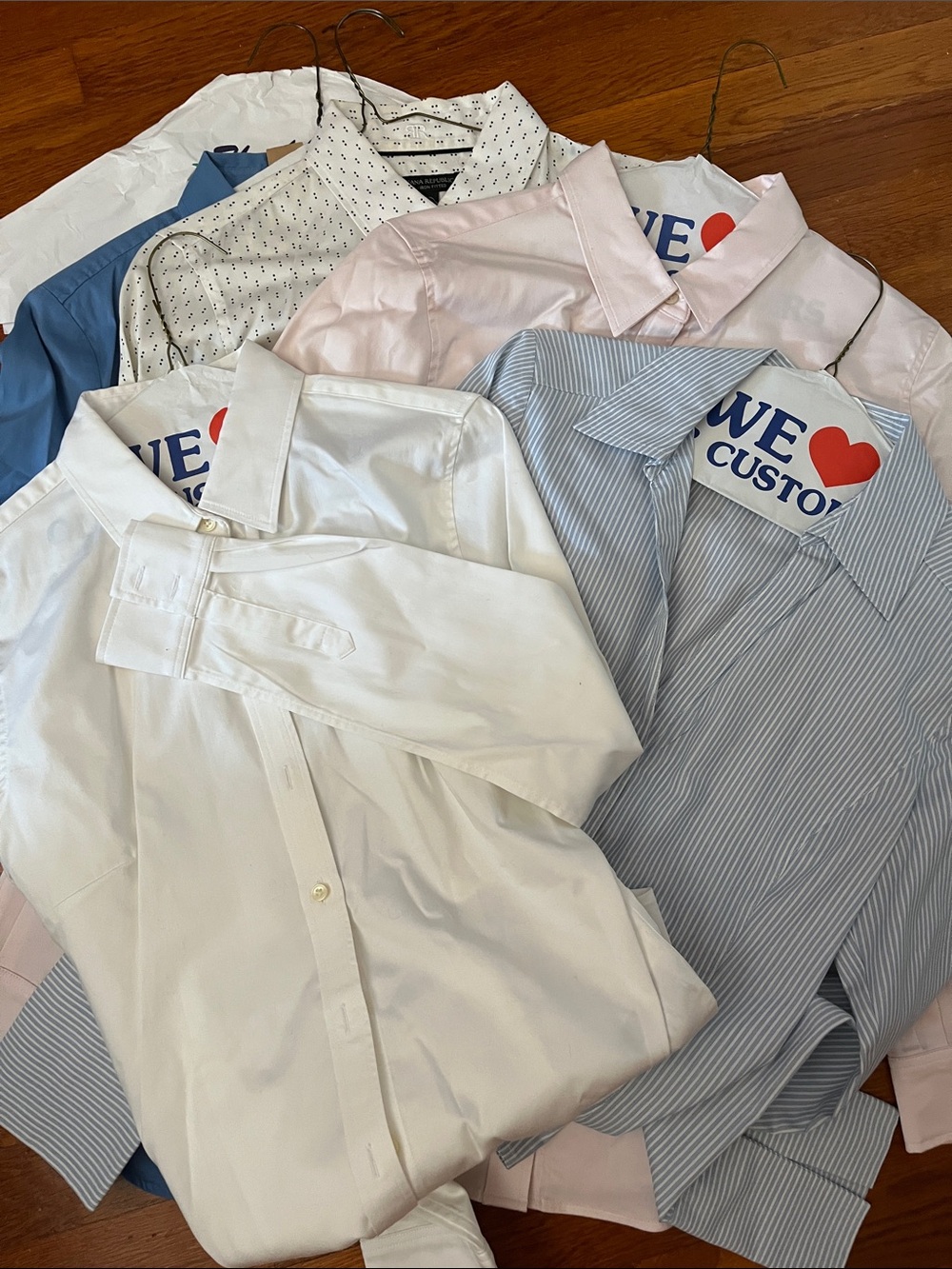 Women’s Dress Shirts. 5 tops. BANANA REPUBLIC & ANN TAYLOR SIZE 6. Dry cleaned